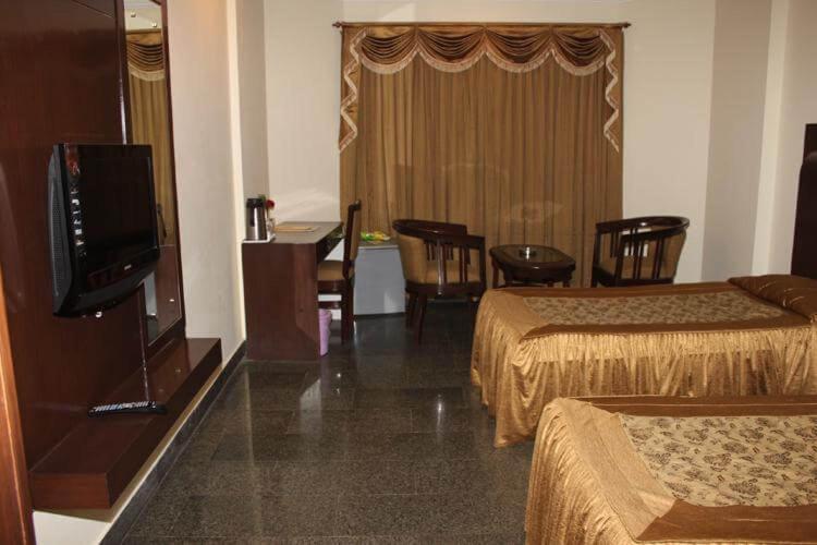 فندق فايباف فاراناسي المظهر الخارجي الصورة